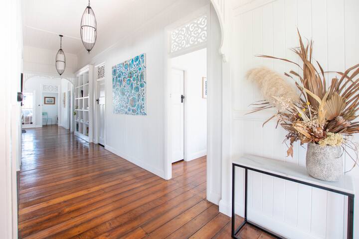 Beautiful Bangalow Queenslander gallery image 4