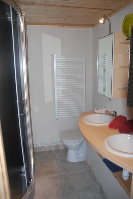 salle de bain chambre 1
