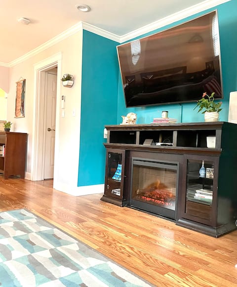 Top Airbnb: Family Friendly City Oasis! 2 Free Parking Spots! in South Boston