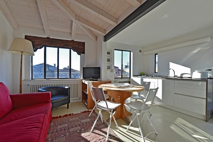 Ognissanti Terrace 027042-LOC-00232