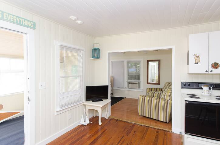 Wide Water Contemplative Cottage Cottages For Rent In Jensen