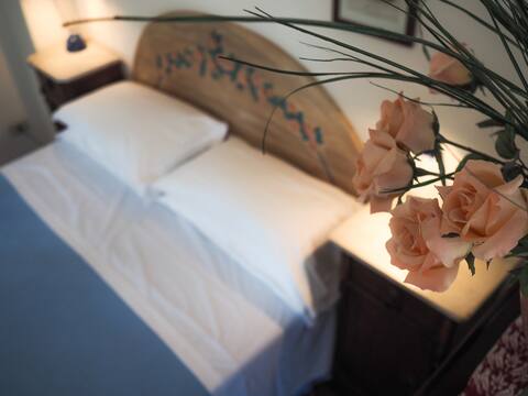 Airy studio apartment with pool view