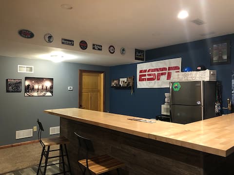 Halfmoon Hideaway (Minutes to PSU!)