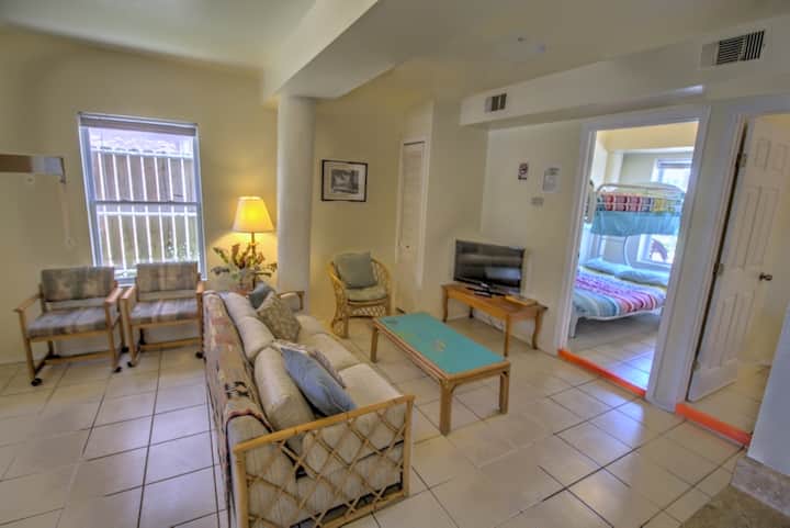 Oleander Beach Lodge #3