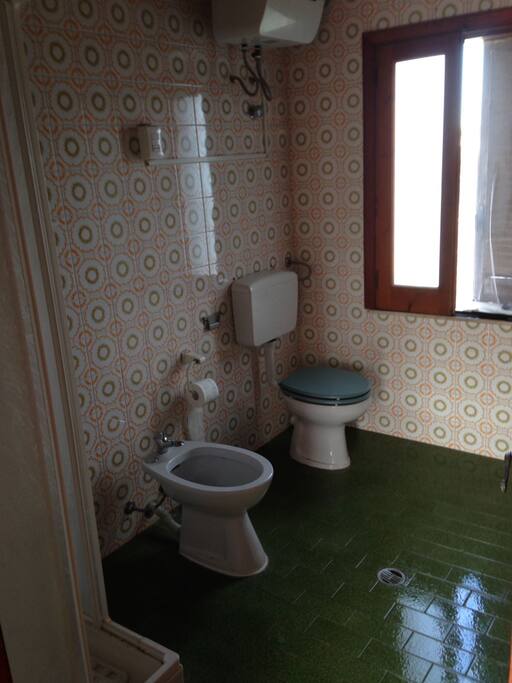 Bagno con doccia