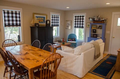 Successful Airbnb property: Little Lobster - King size bed in Marthas Vineyard