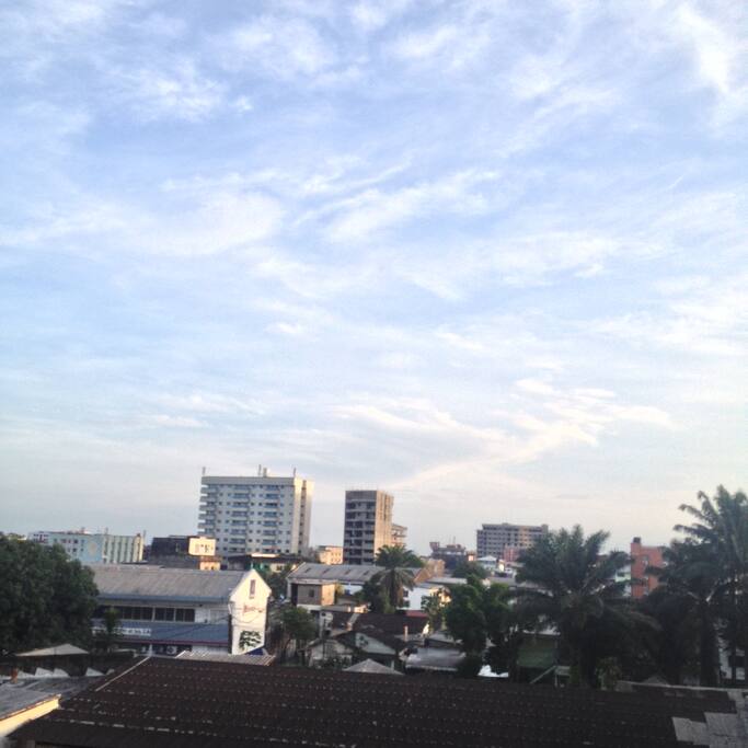 Une vue parfaite de Douala vue du balcon de la maison