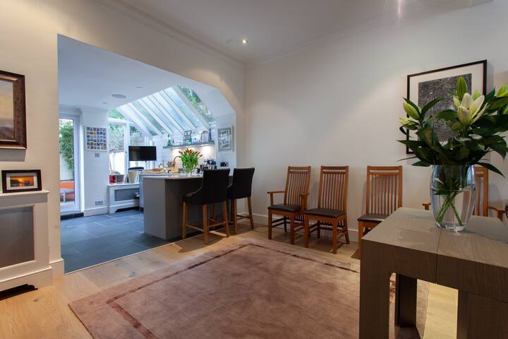 Stunning family home in Parsons Green gallery image 5