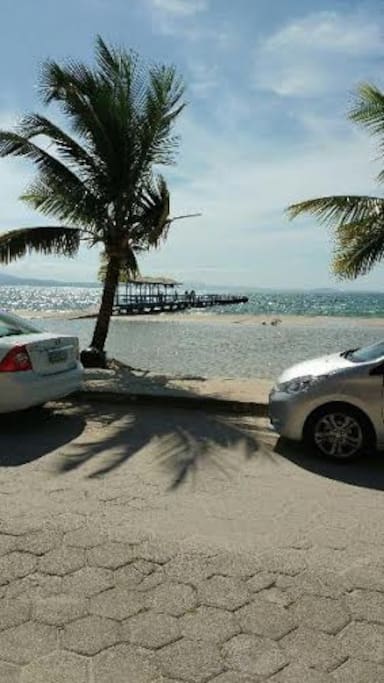 Praia em frente ao apto
