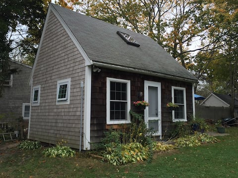 Charming Craigville Cottage
