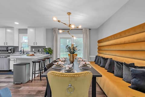 Luxury 4 Bedroom - Pool/HotTub/Fire Pit