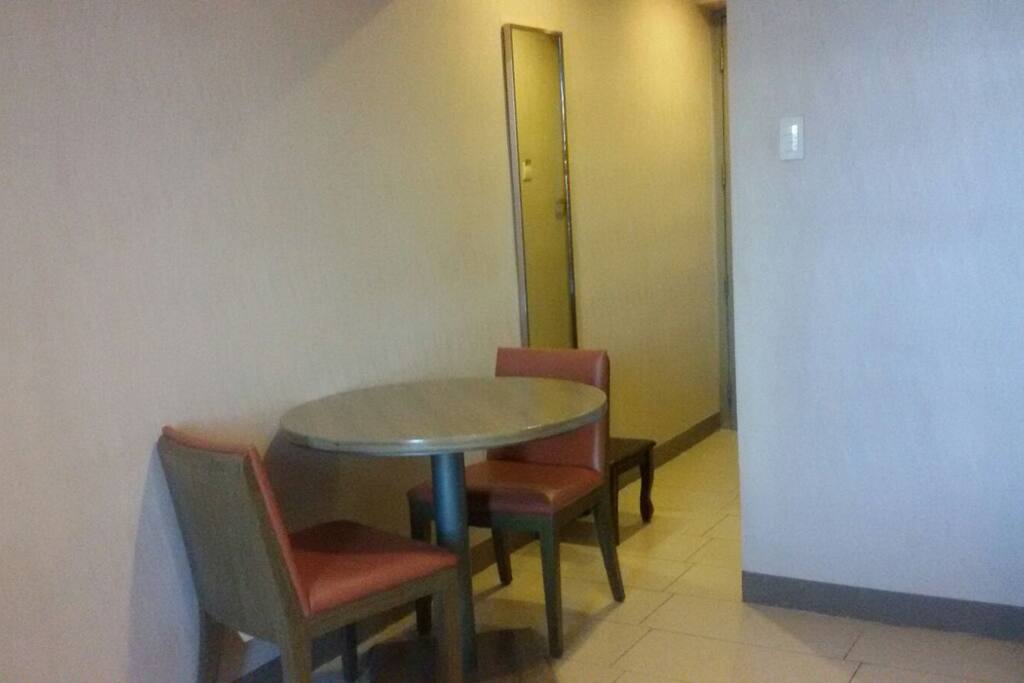 Guest Table