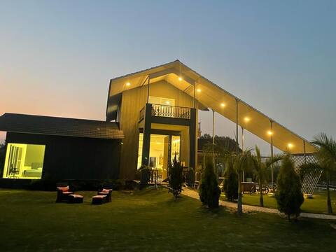 Villa with Swimming pool 6-Beds