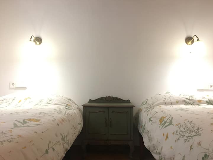 Dormitorio junto a la habitación doble