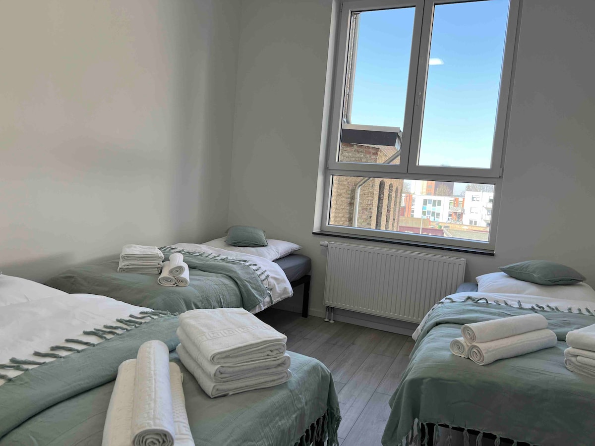 Chumba cha kulala na vitanda vitatu