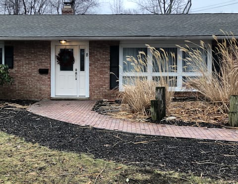 Newly remodeled ranch home in Village by Lake Erie