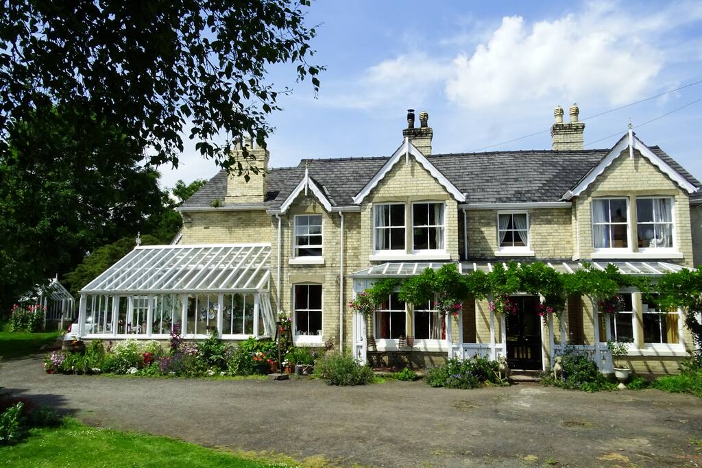 Self Contained West Wing with own sauna Guest suites for Rent in