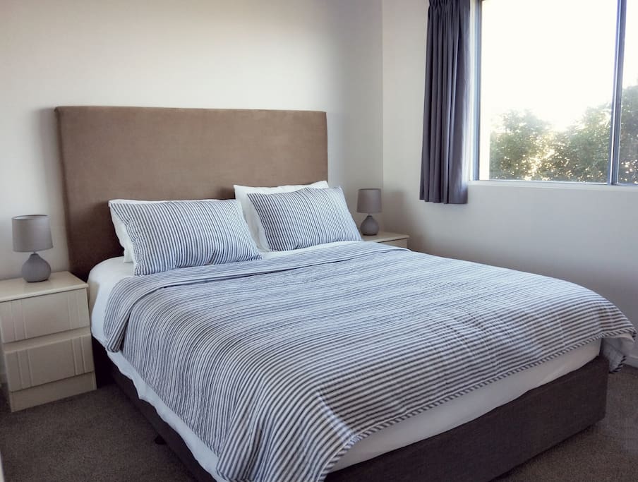 Bedroom: queen size bed, comfortable mattress, clean blanket& quilt, bedside table&lamps, big size build in wardrobe.