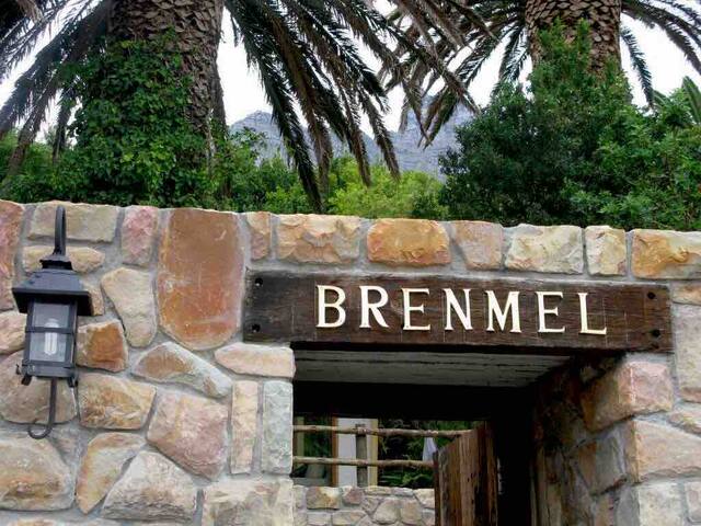 Cosy Cottage in Camps Bay Village gallery image 3