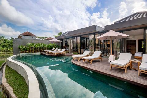 Stylish Modern 4 Bdr Ricefields View Villa Ubud