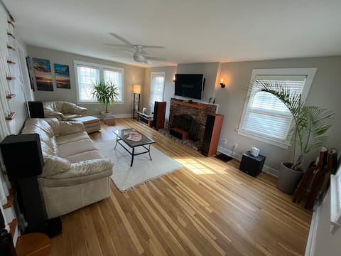 Cozy house in the heart of Mt. Lebanon