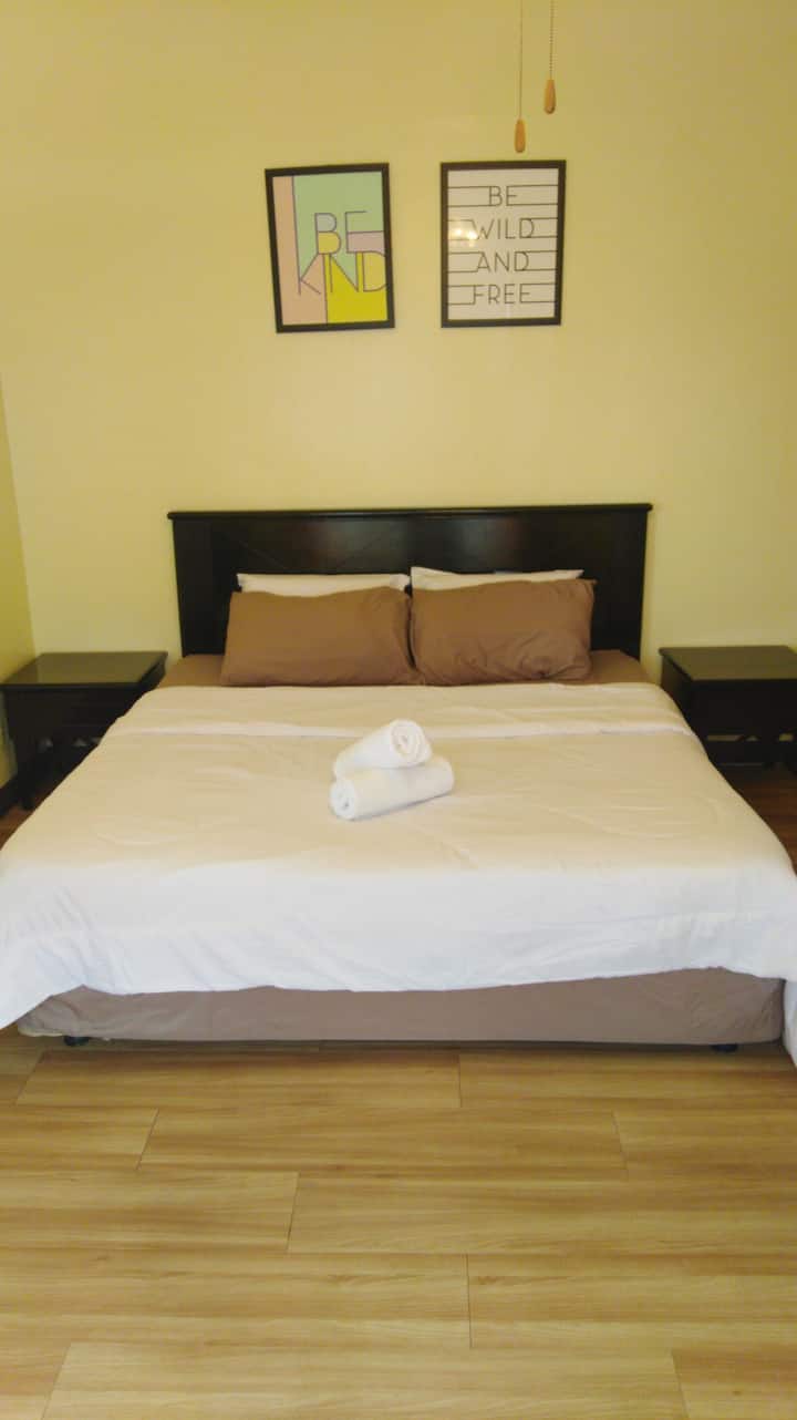 Marina Court 3Br Unit City+Sea View @ City Centre