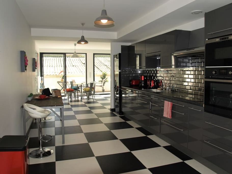 Very spacious kitchen and lounge fully equipped