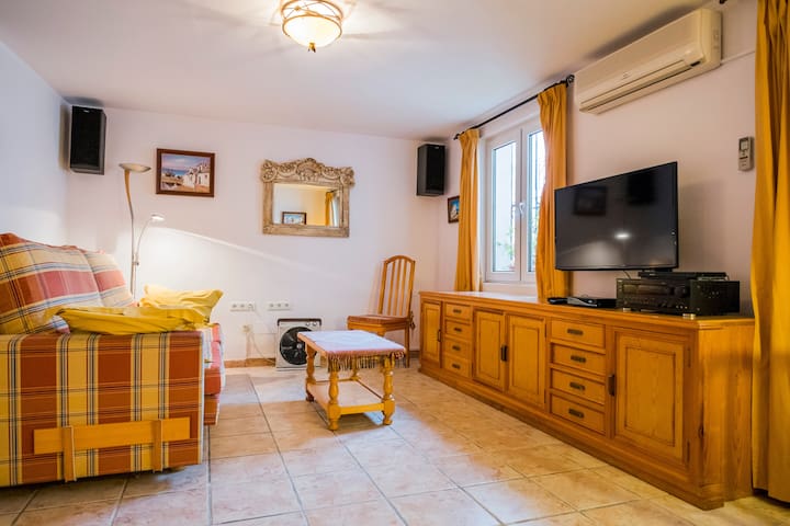 Carabeo 2000 apartments 1.3 from CASA CHARLOTTE RENTALS managed Airbnb listing 2