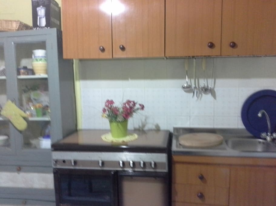 Angolo cottura e credenza