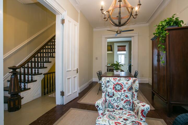 Huge 5BR Townhouse – LEGAL NYC B&B! gallery image 5