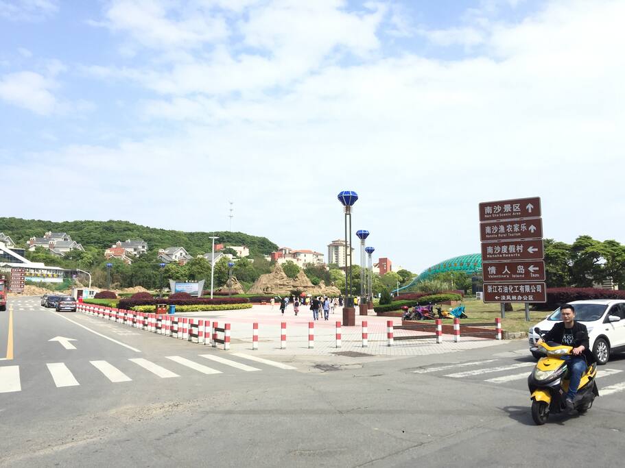 沙雕广场视角望小区