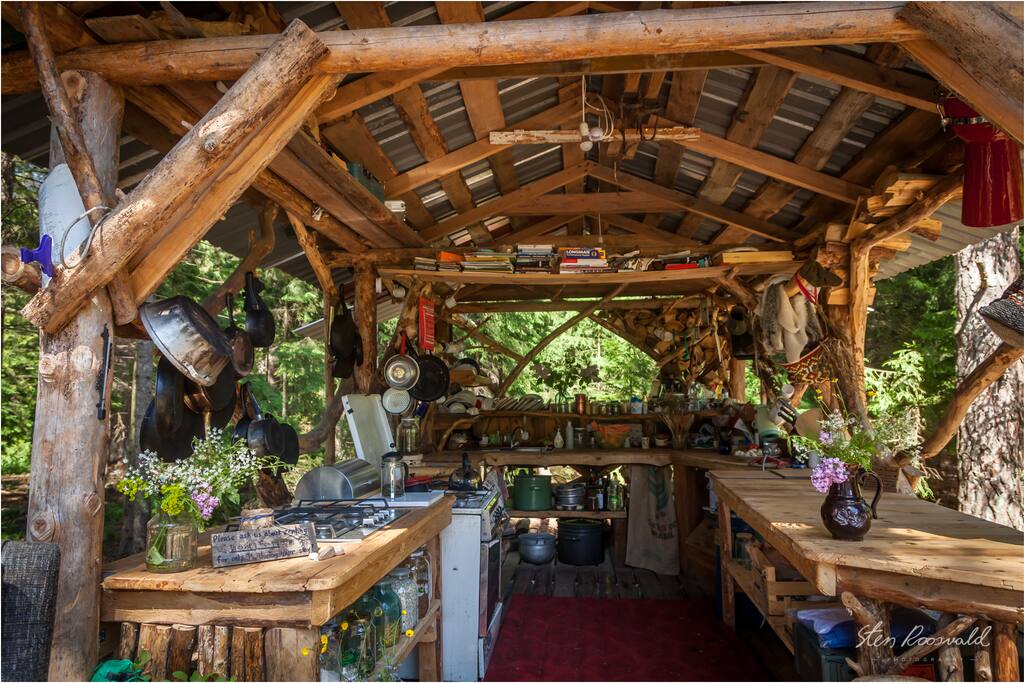 Fully equipped outside kitchen