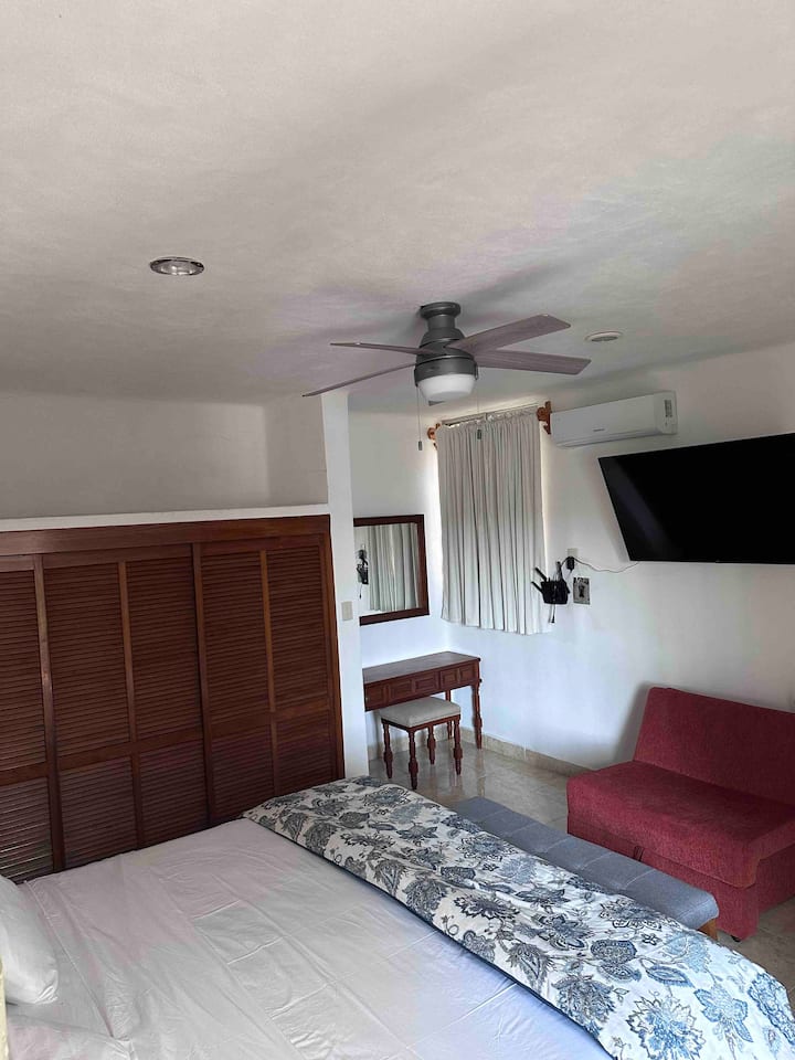 سرير أريكة للضيف الخامس