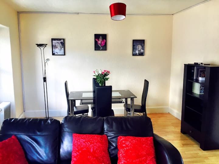 Spacious 2bedroom with water views Apartments for Rent in