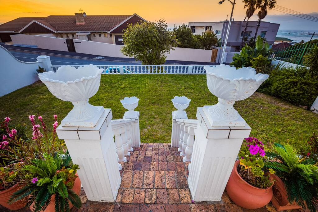 House Front Garden