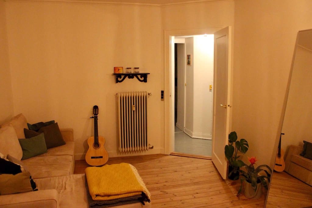 Couch that can be turned into bed for 2