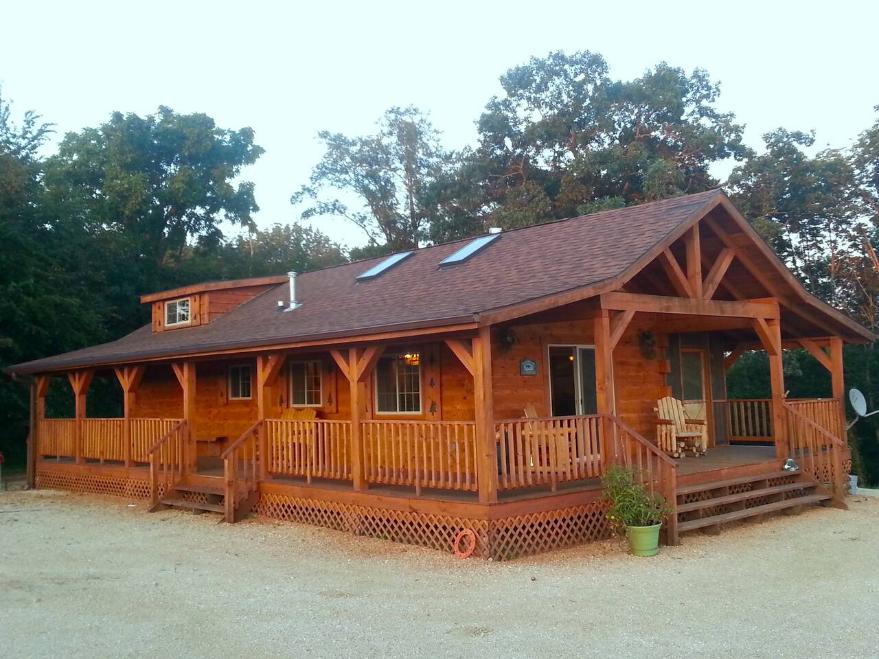 Burr Oak Log Cabin W Hot Tub Jacuzzi Sleeps 6 Cabins For