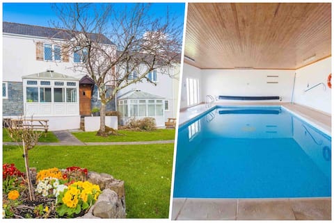 Ivy Tower Holiday Cottages , with Pool.