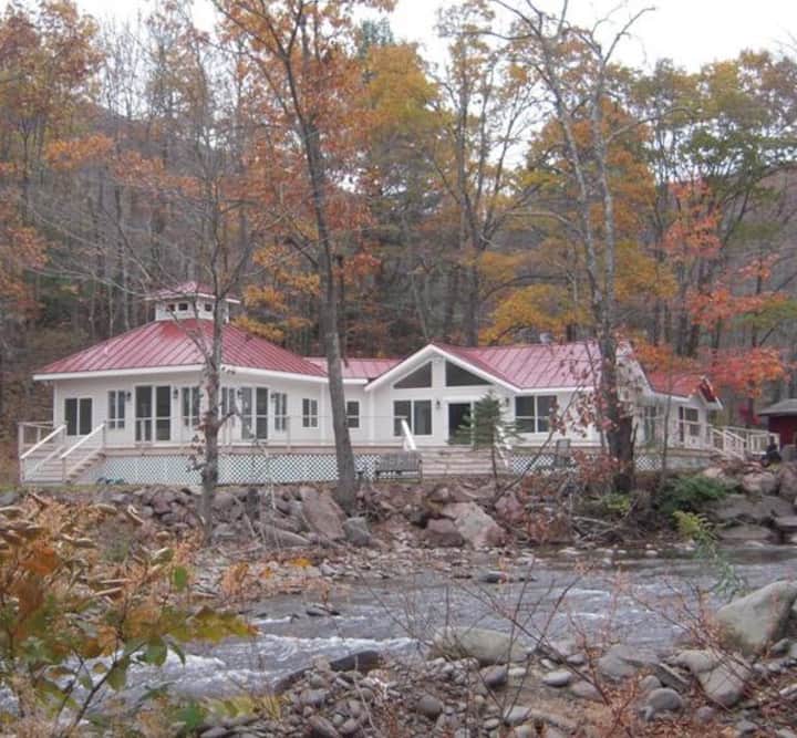 Creek Mountain Views - State of New York