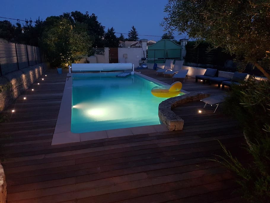 Piscine by night