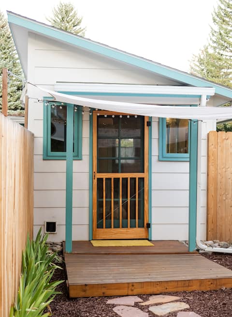 Paonia Tiny Home Reprieve, Pet Friendly!