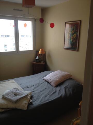 Room + private Bath/WC