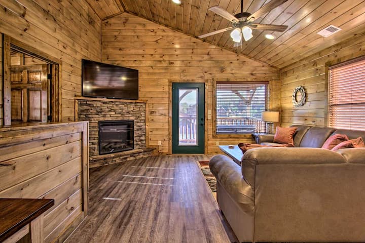Pigeon Forge-dollywood 1 Mi-3 Kings-gatlinburg 10m-hot Tub-pool Table-ripken Prk - Pigeon Forge, TN