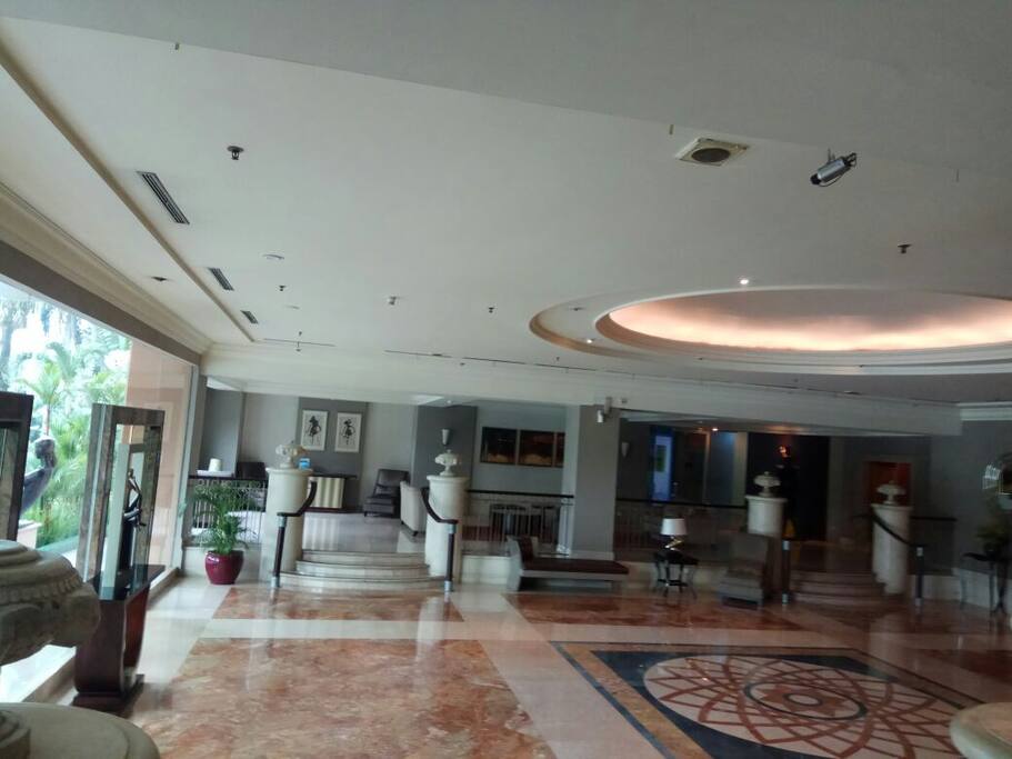 Lobby of the apartment
アパートメントのロビーです。