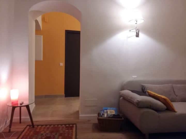 Teplé farby, drevené podlahy
 dub, pre jemnú atmosféru