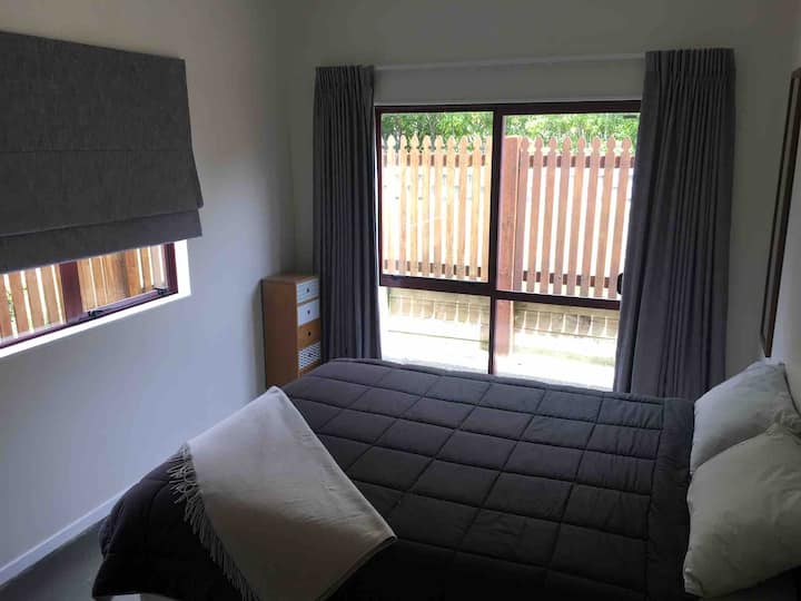 Queen size bed