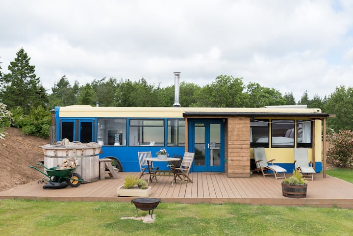 Converted Bus with Private Outdoor Hot Tub and Fire Pit