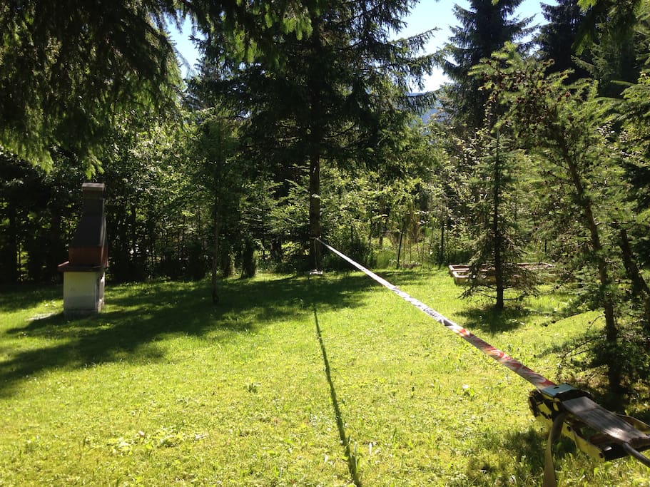 Pelouse avec la Slackline