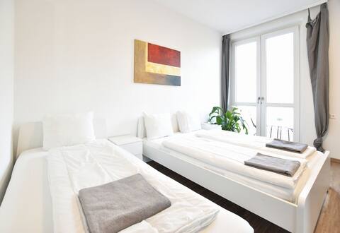 Blue Mountain City Apartment - (no Tourists until 6. Jan)