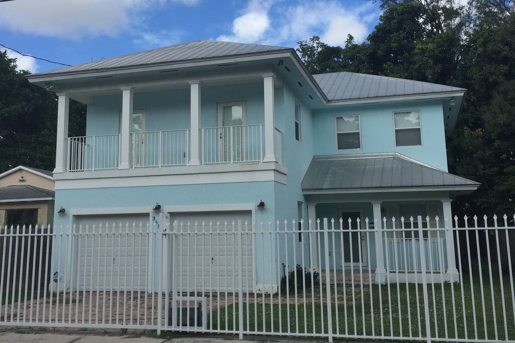 Great House 4, 2,5 + pool!
2 parking spaces.